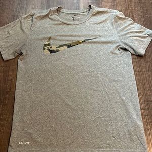 Men’s Nike tee